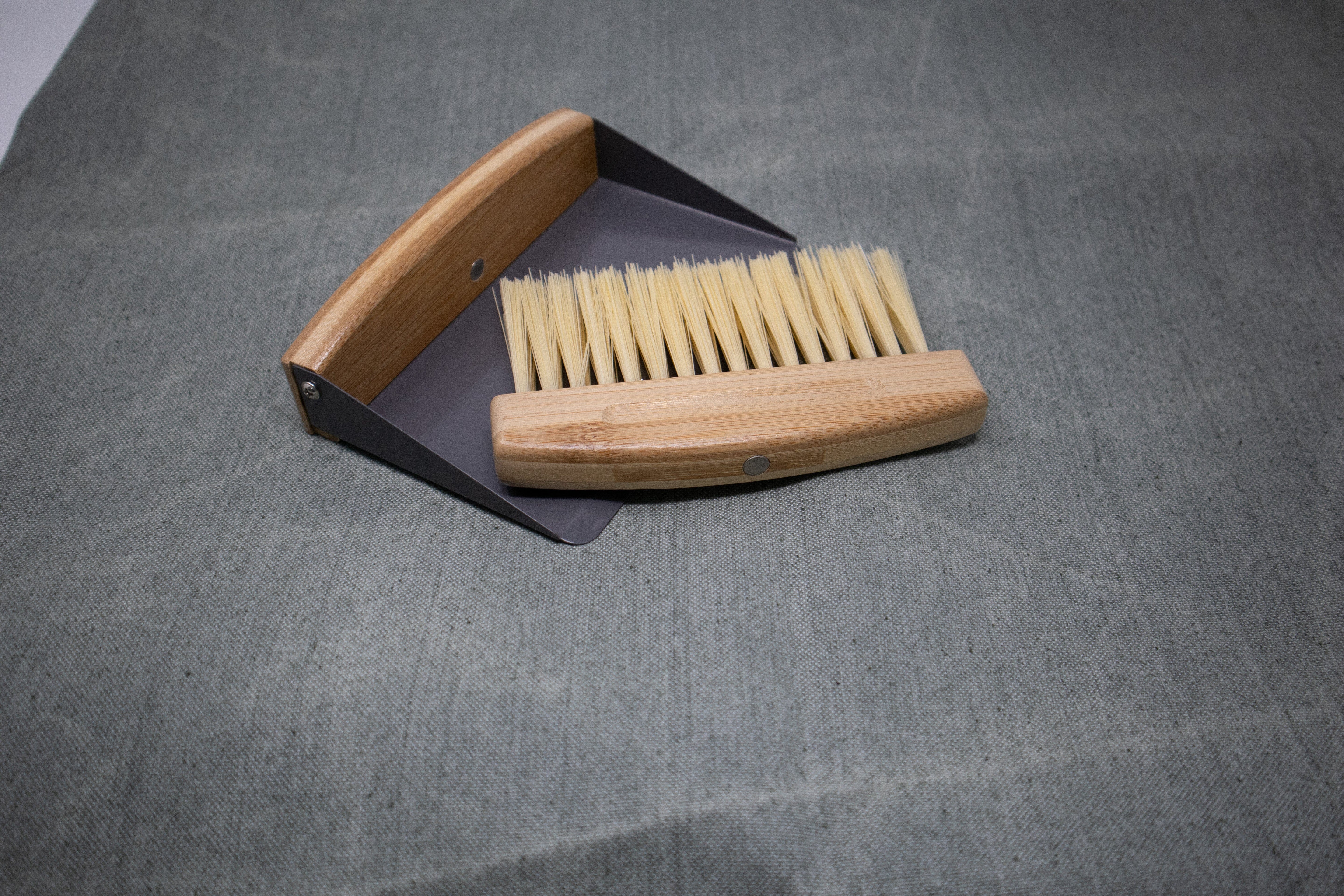 Kiravans SWEEPER Mini Dustpan & Brush with Magnet Kiravans 