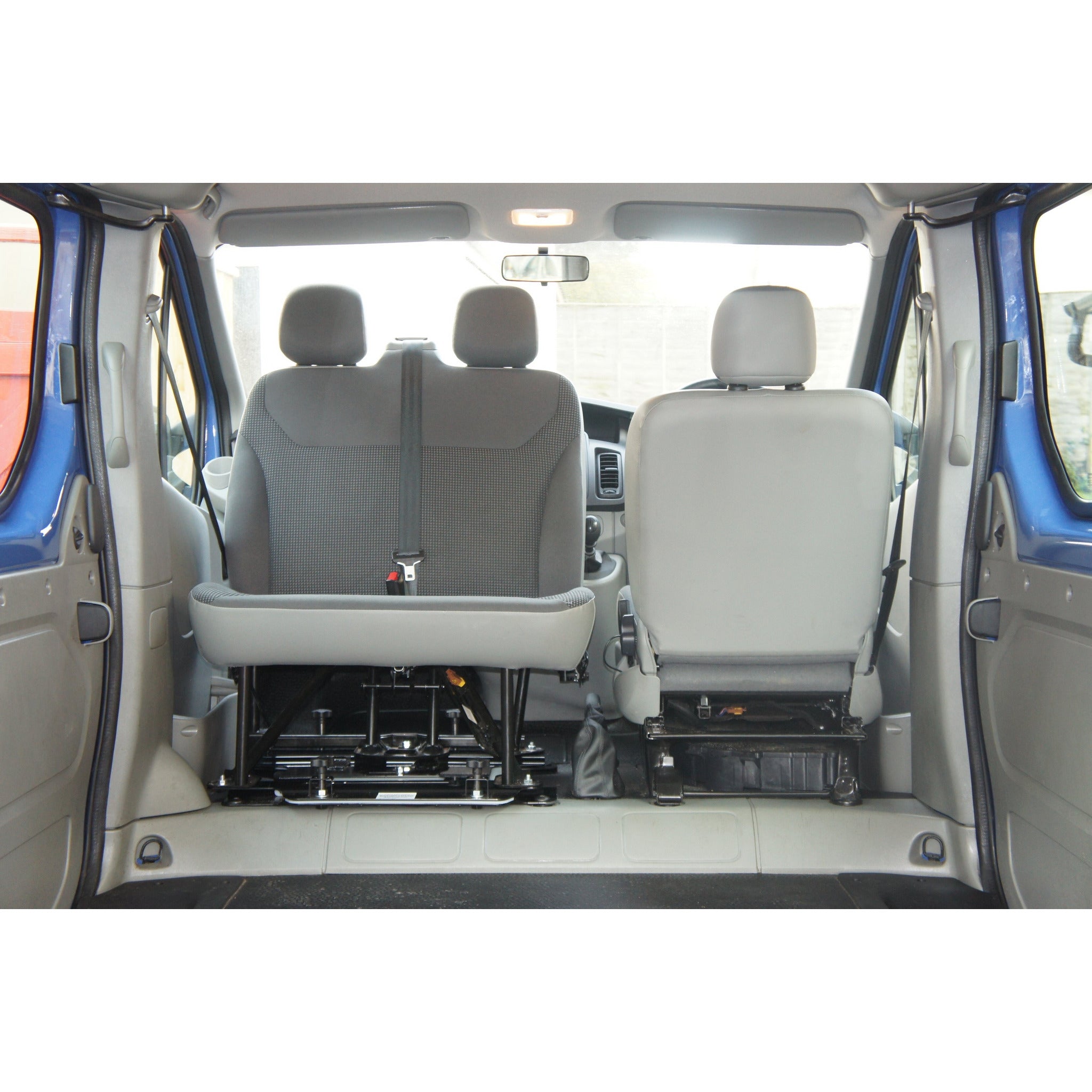 Renault trafic hot sale seat conversion